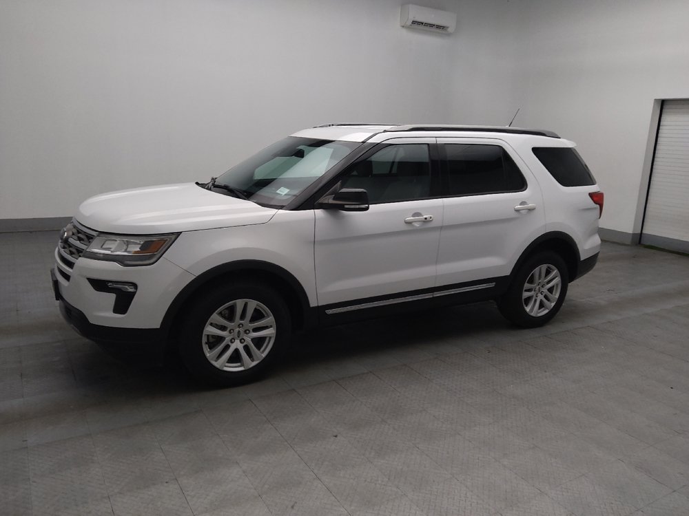 Used 2018 Ford Explorer XLT w/ Equipment Group 201A AWD/4WD image 2