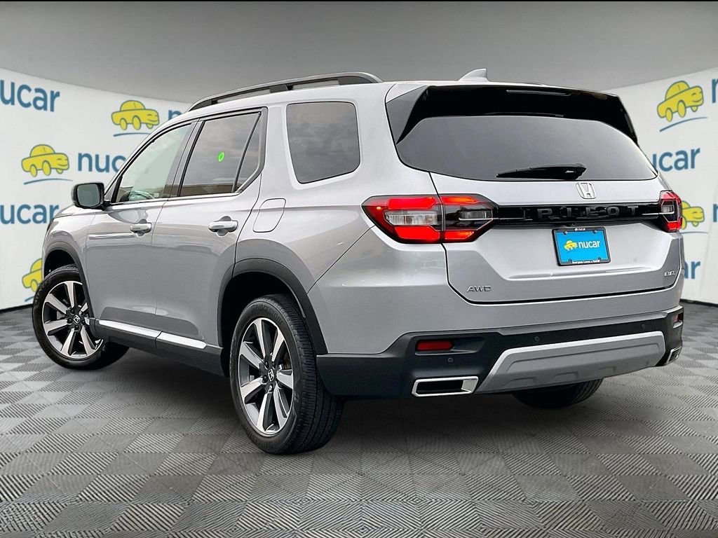 Used 2023 Honda Pilot Elite image 4