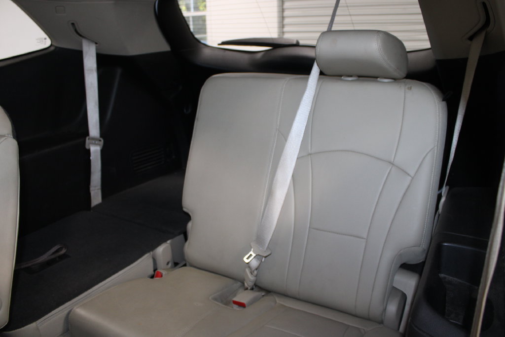 Used 2019 Buick Enclave Essence FWD image 19