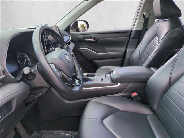 Certified 2020 Toyota Highlander XLE FWD image 16