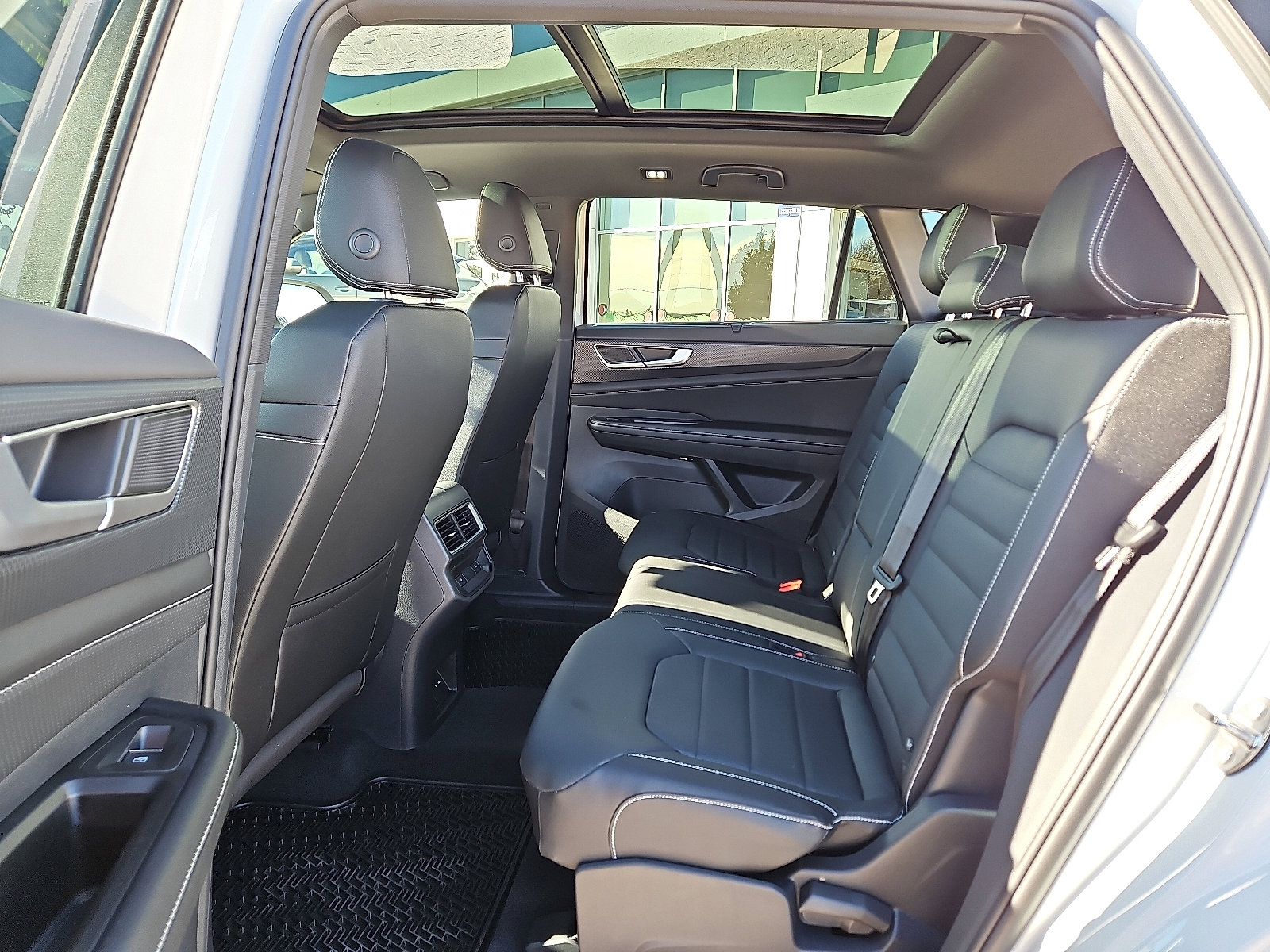 New 2026 Volkswagen Atlas Cross Sport SEL R-Line image 10