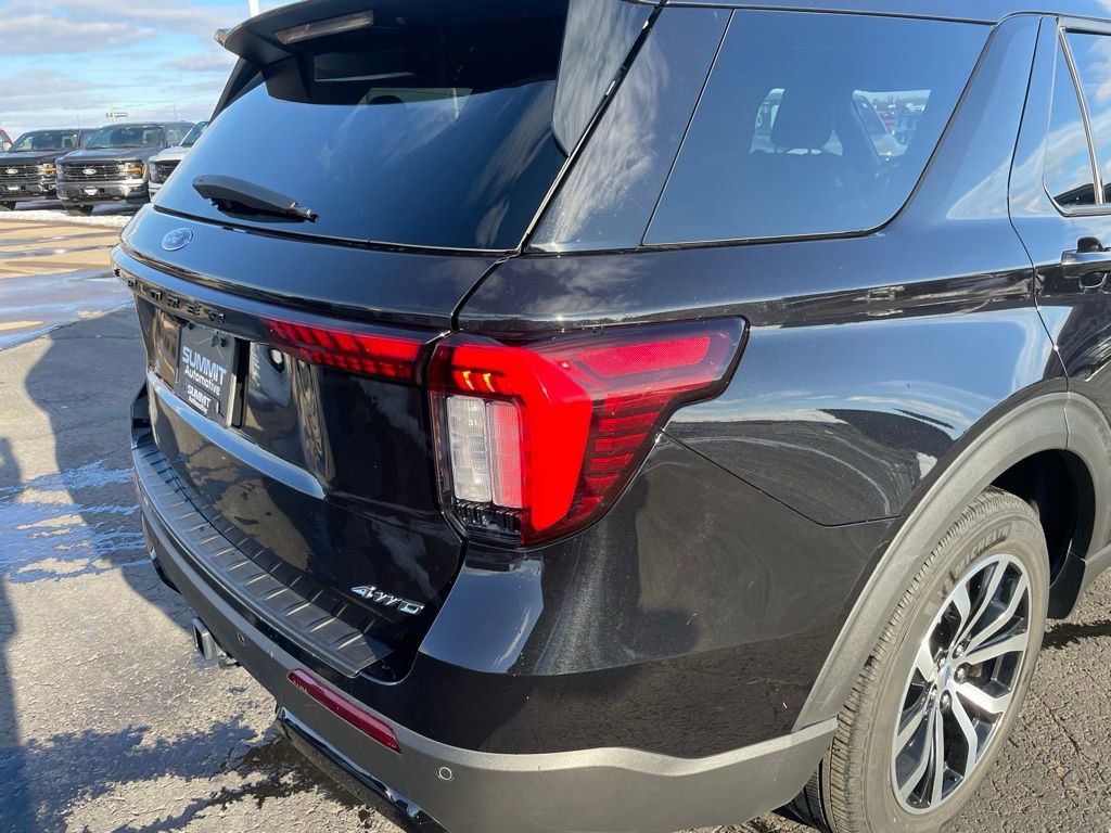Used 2025 Ford Explorer ST-Line image 41
