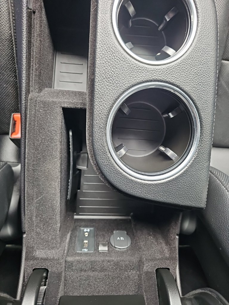 Used 2018 Porsche Panamera 4 AWD/4WD image 23