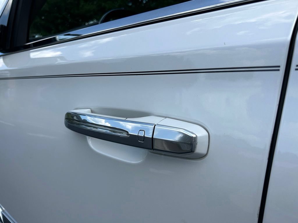 Used 2016 Cadillac Escalade ESV Premium AWD/4WD image 26