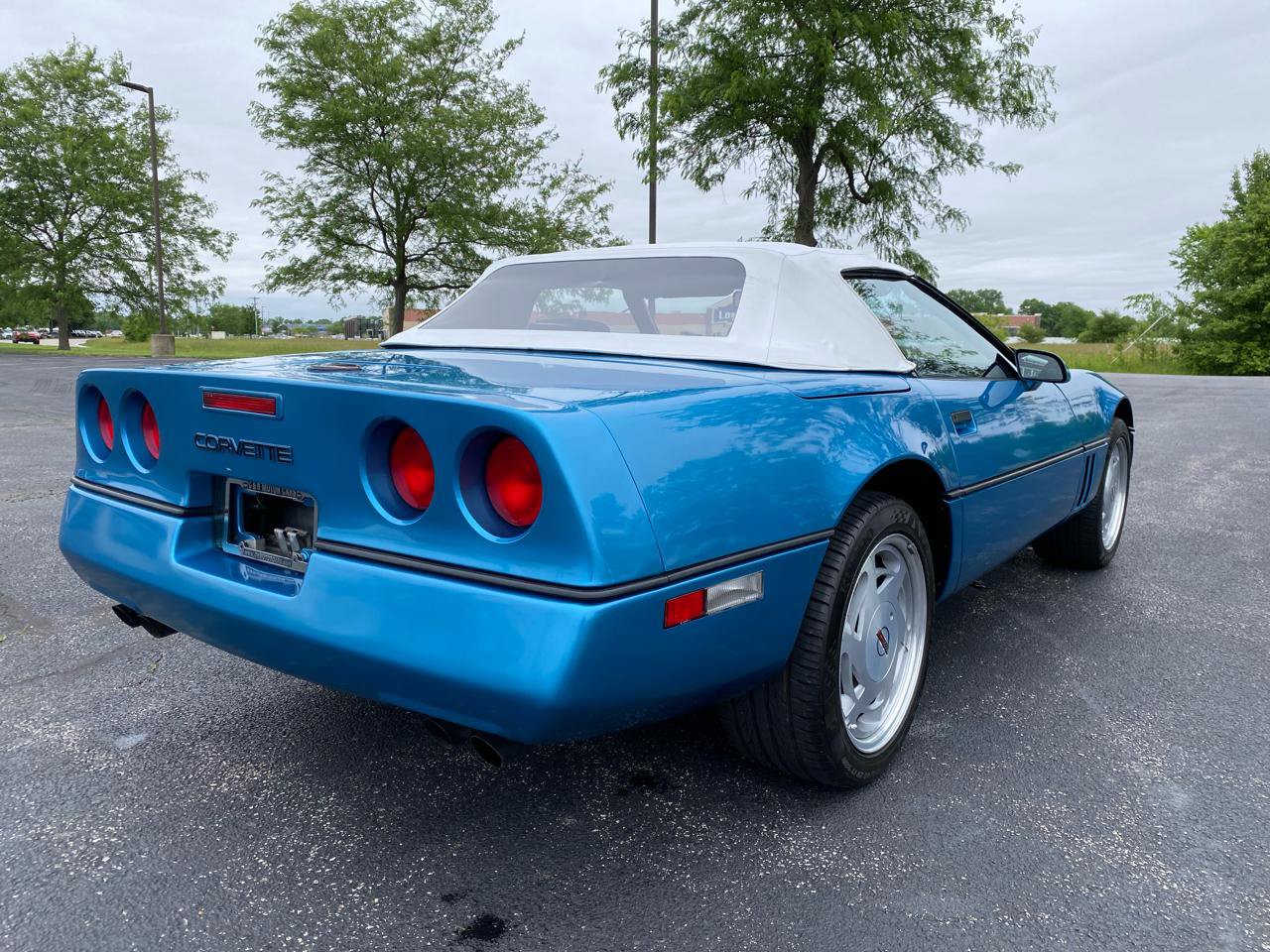 Used 1989 Chevrolet Corvette Convertible RWD image 10