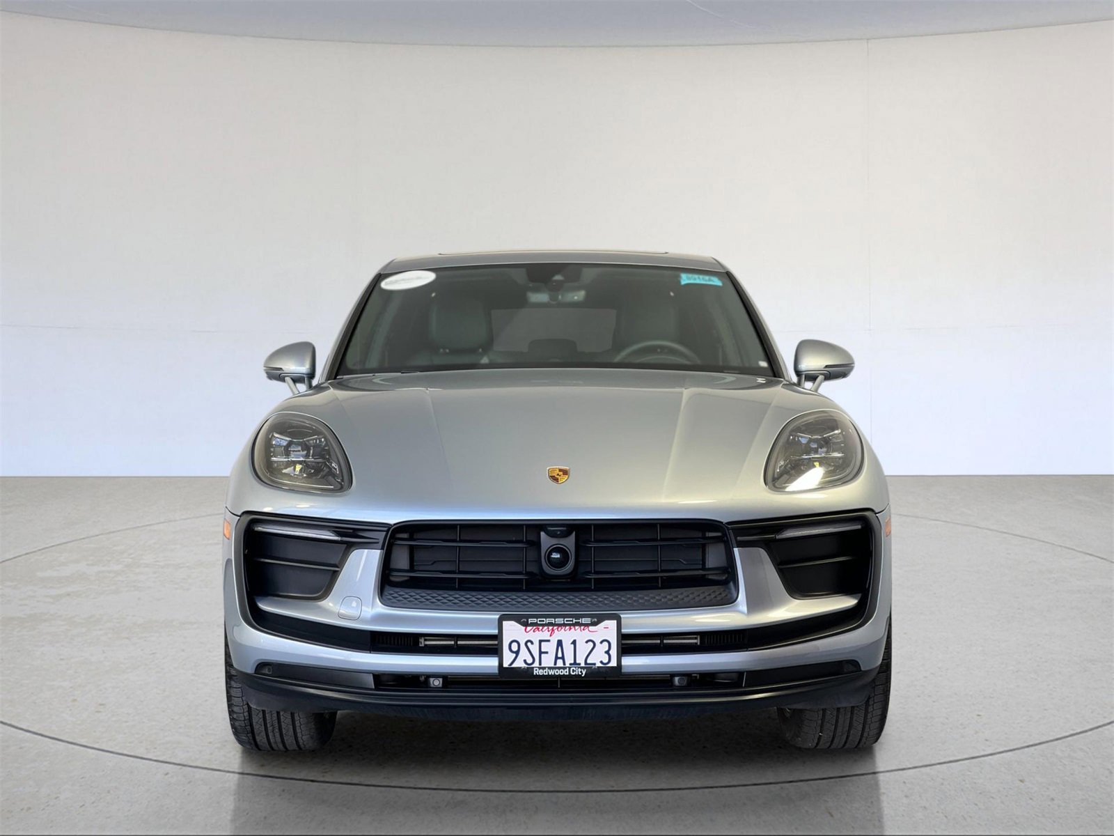 Used 2025 Porsche Macan image 11