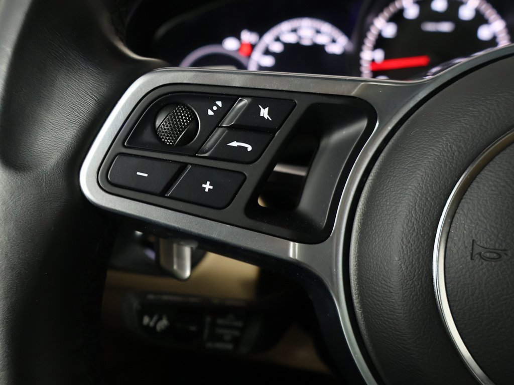 Used 2022 Porsche Cayenne image 48