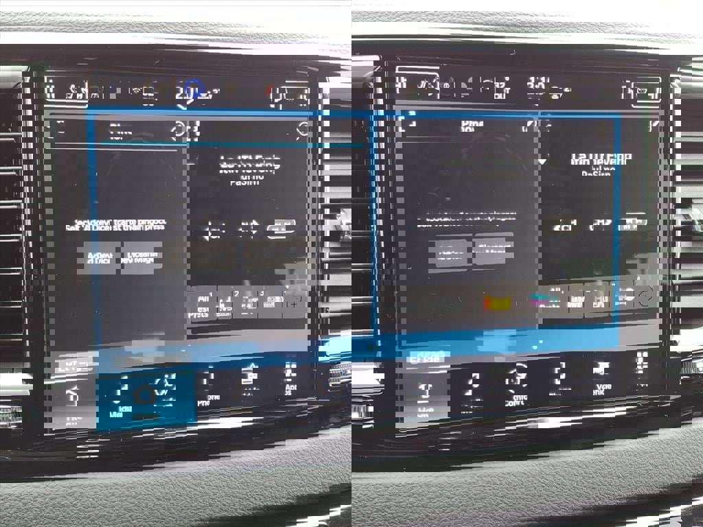 New 2026 Chrysler Voyager LX image 23