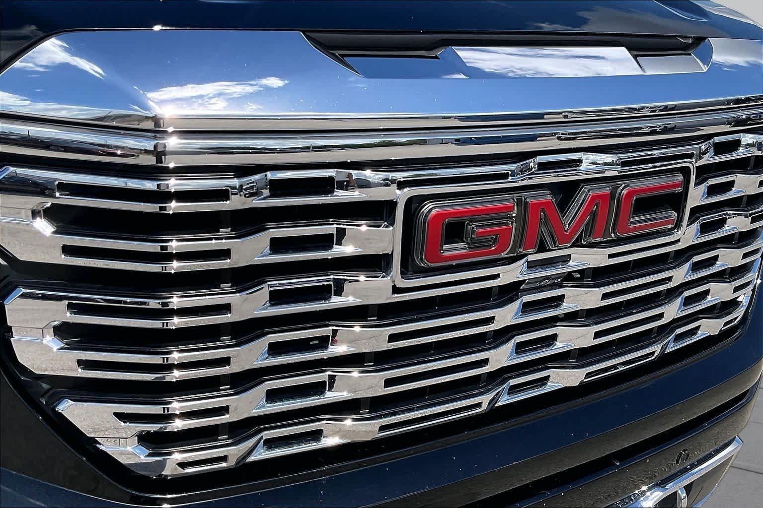 Used 2024 GMC Sierra 1500 Denali w/ Technology Package AWD/4WD image 30