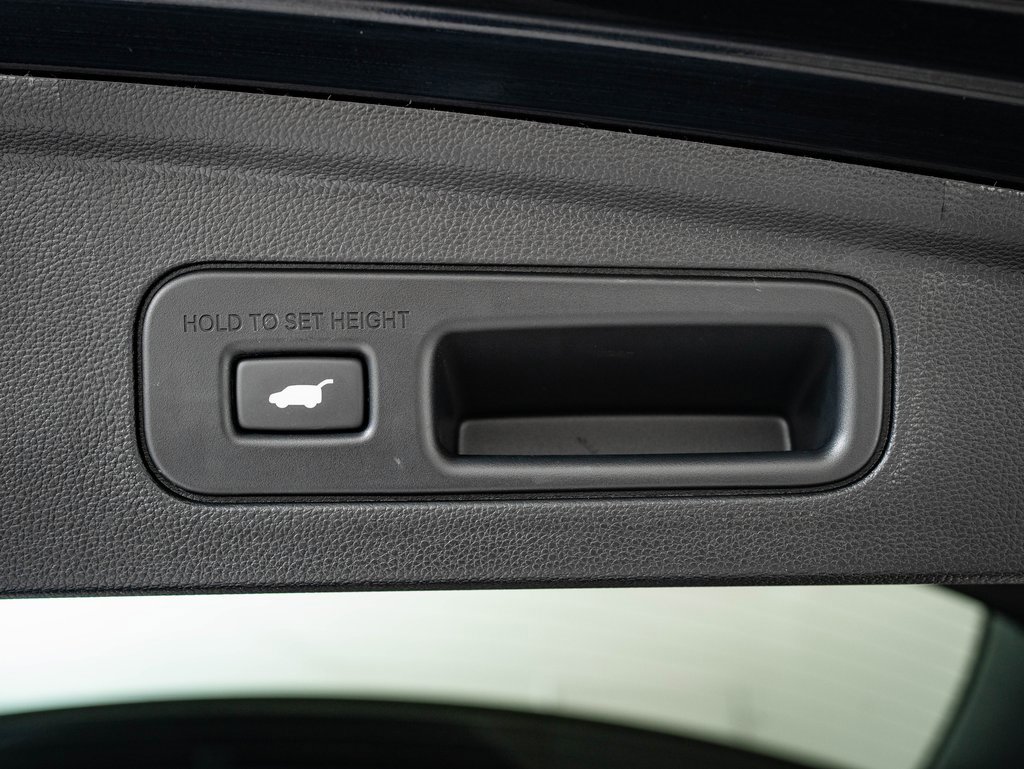 Certified 2025 Acura MDX w/ Technology Package image 19