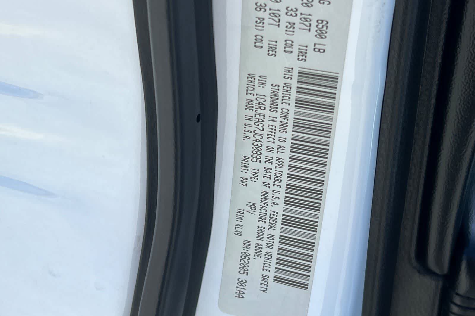 Used 2018 Jeep Grand Cherokee Altitude RWD image 38