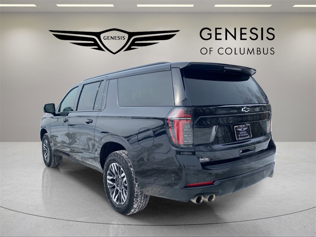 Used 2025 Chevrolet Suburban Z71 image 3