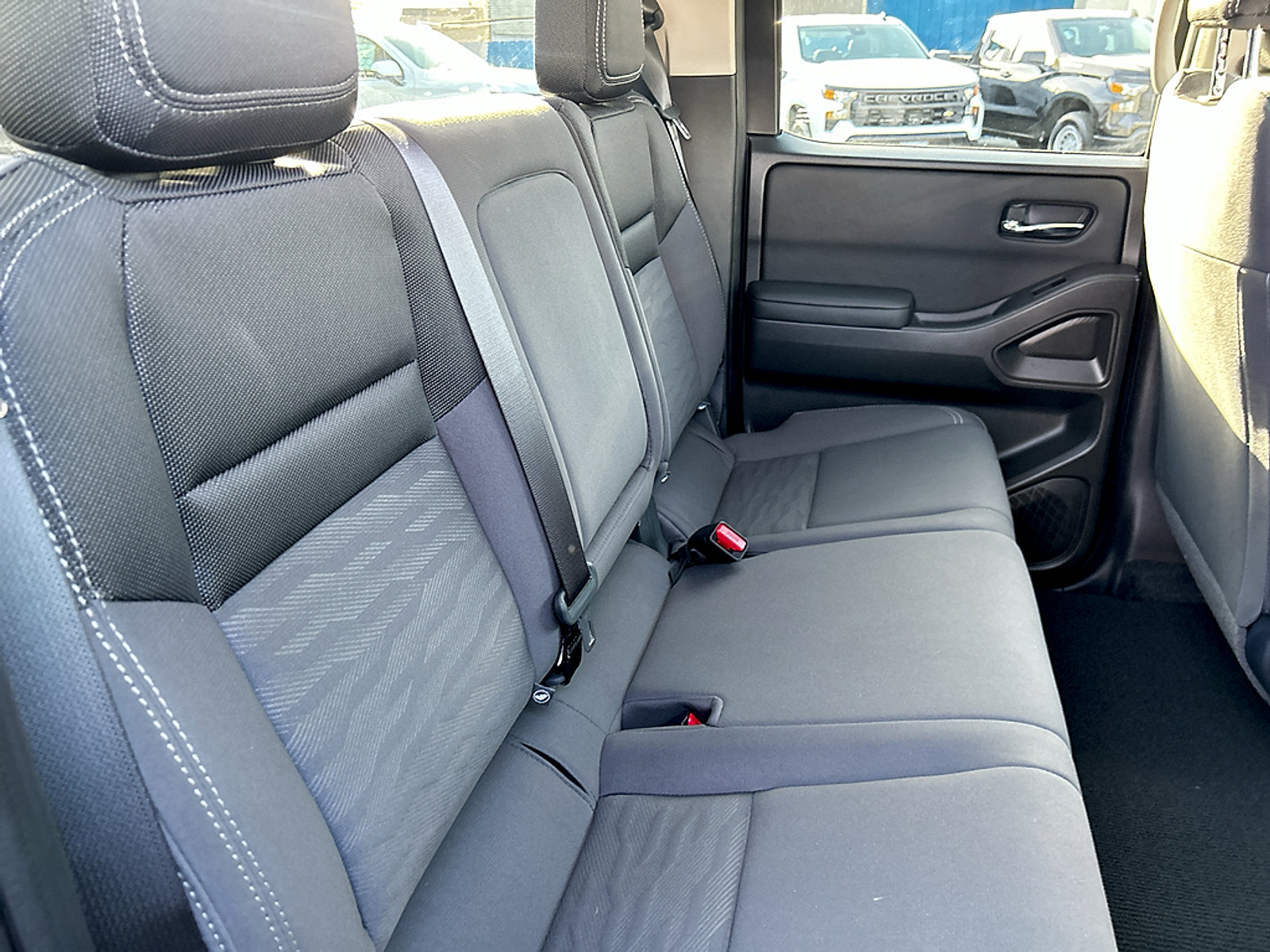 Used 2023 Nissan Frontier SV w/ Tow Package RWD image 28