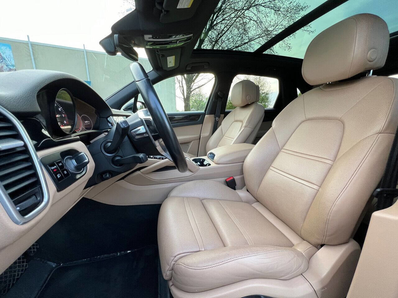 Used 2019 Porsche Cayenne image 9