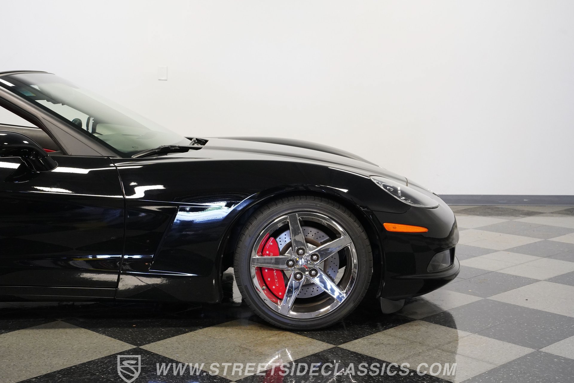 Used 2007 Chevrolet Corvette Coupe w/ Performance Package RWD image 31