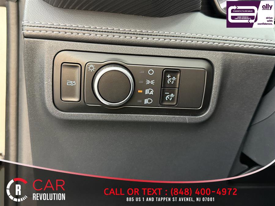 Used 2025 Ford Mustang Premium RWD image 29