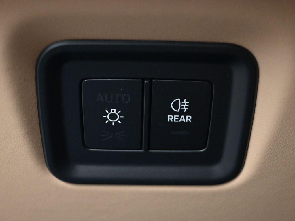 New 2026 Porsche Cayenne image 24