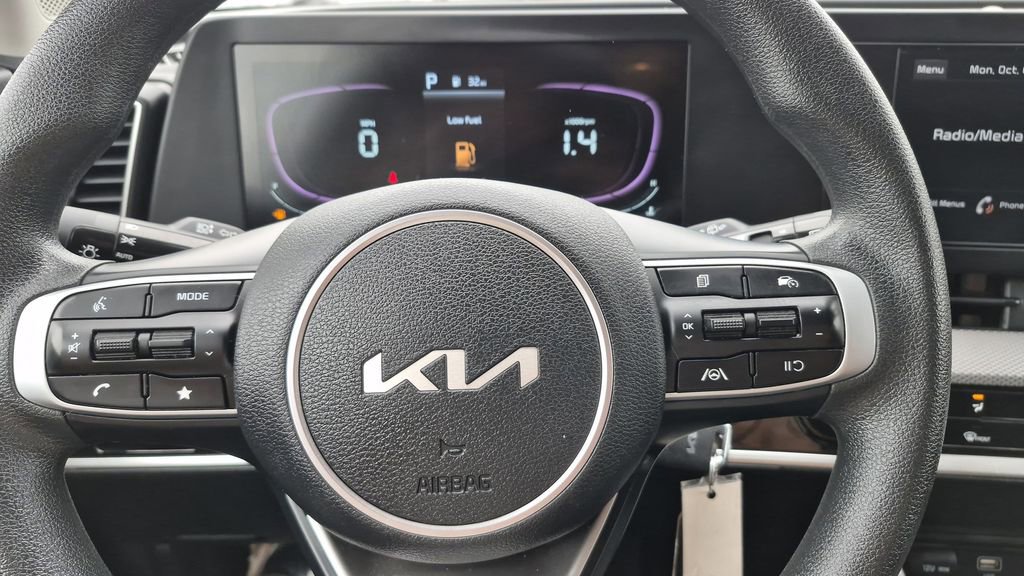 Used 2023 Kia Sportage LX image 19