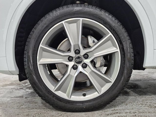 Certified 2025 Audi Q5 2.0T Premium w/ Convenience Plus Package AWD/4WD image 22