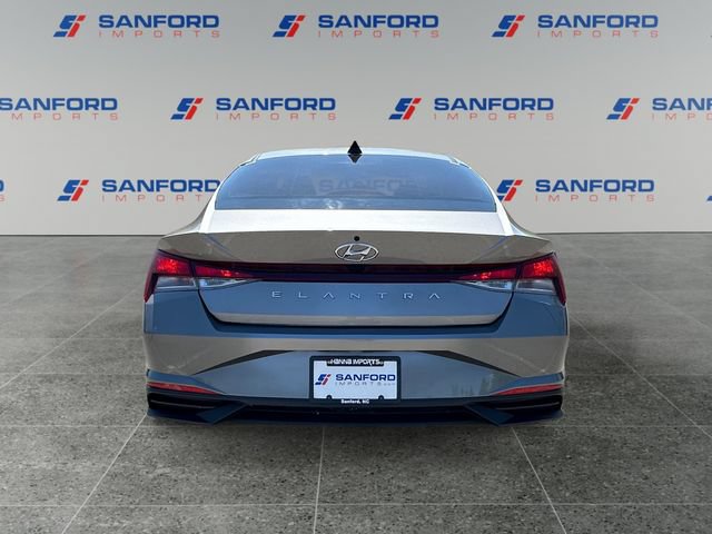 Used 2021 Hyundai Elantra SEL FWD image 4