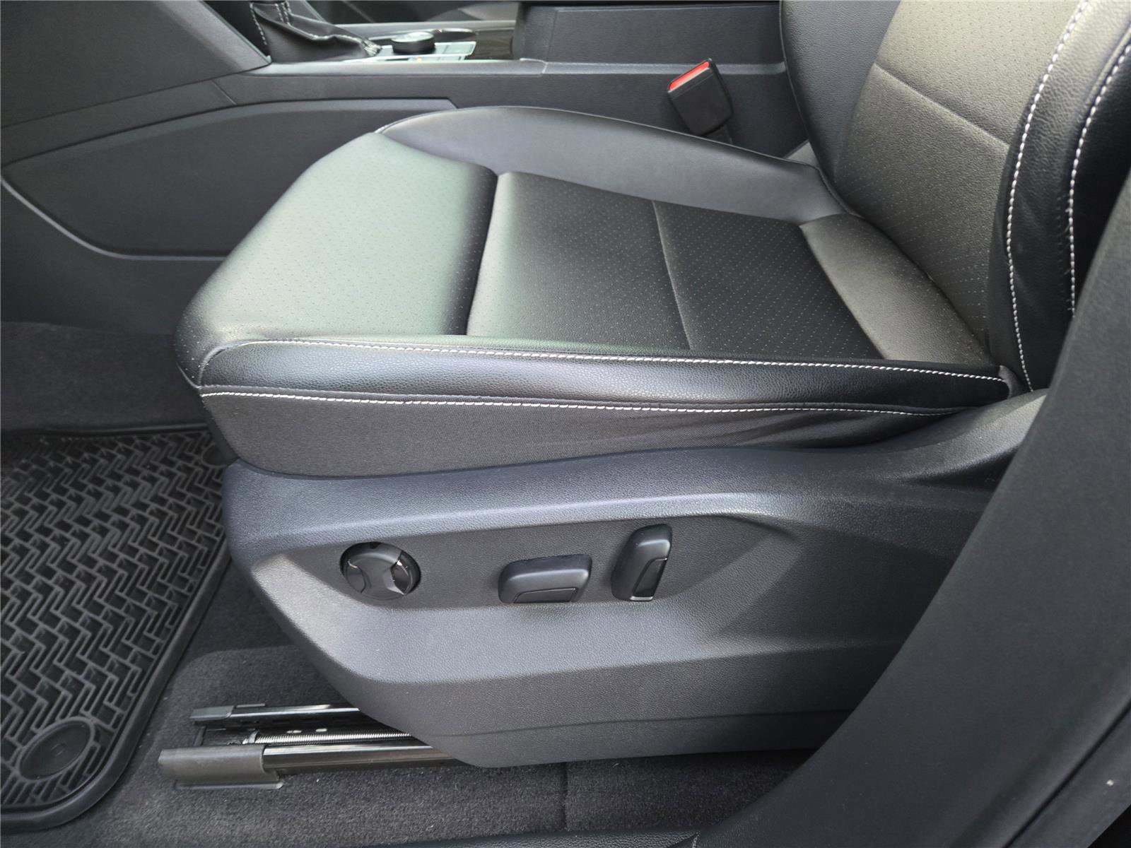 Used 2023 Volkswagen Atlas SE image 19