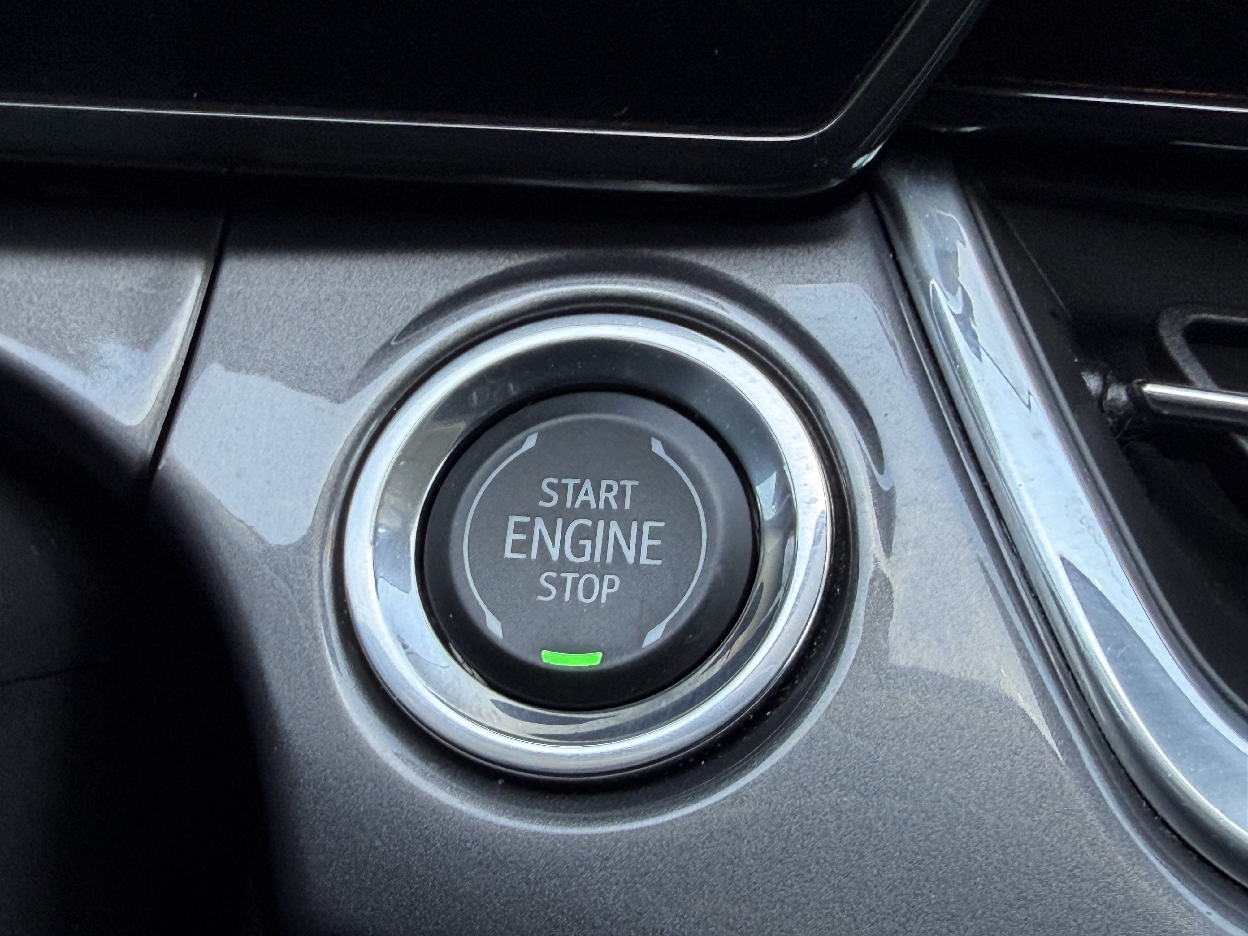 Used 2025 Chevrolet Trax ACTIV w/ Sunroof Package FWD image 28