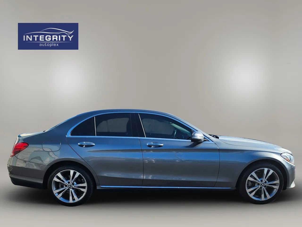 Used 2017 Mercedes-Benz C 300 4MATIC Sedan image 2