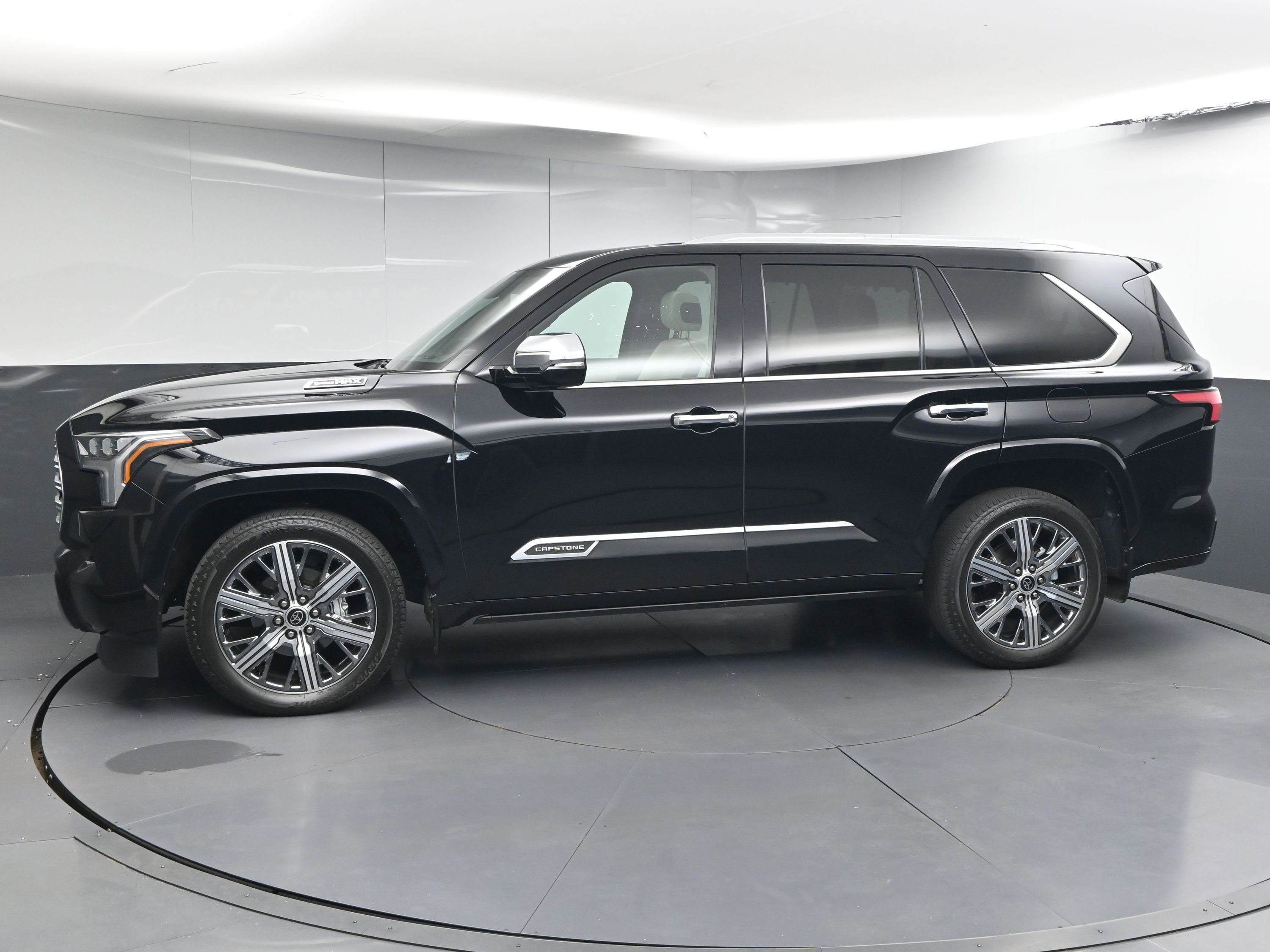 Certified 2024 Toyota Sequoia Capstone image 5