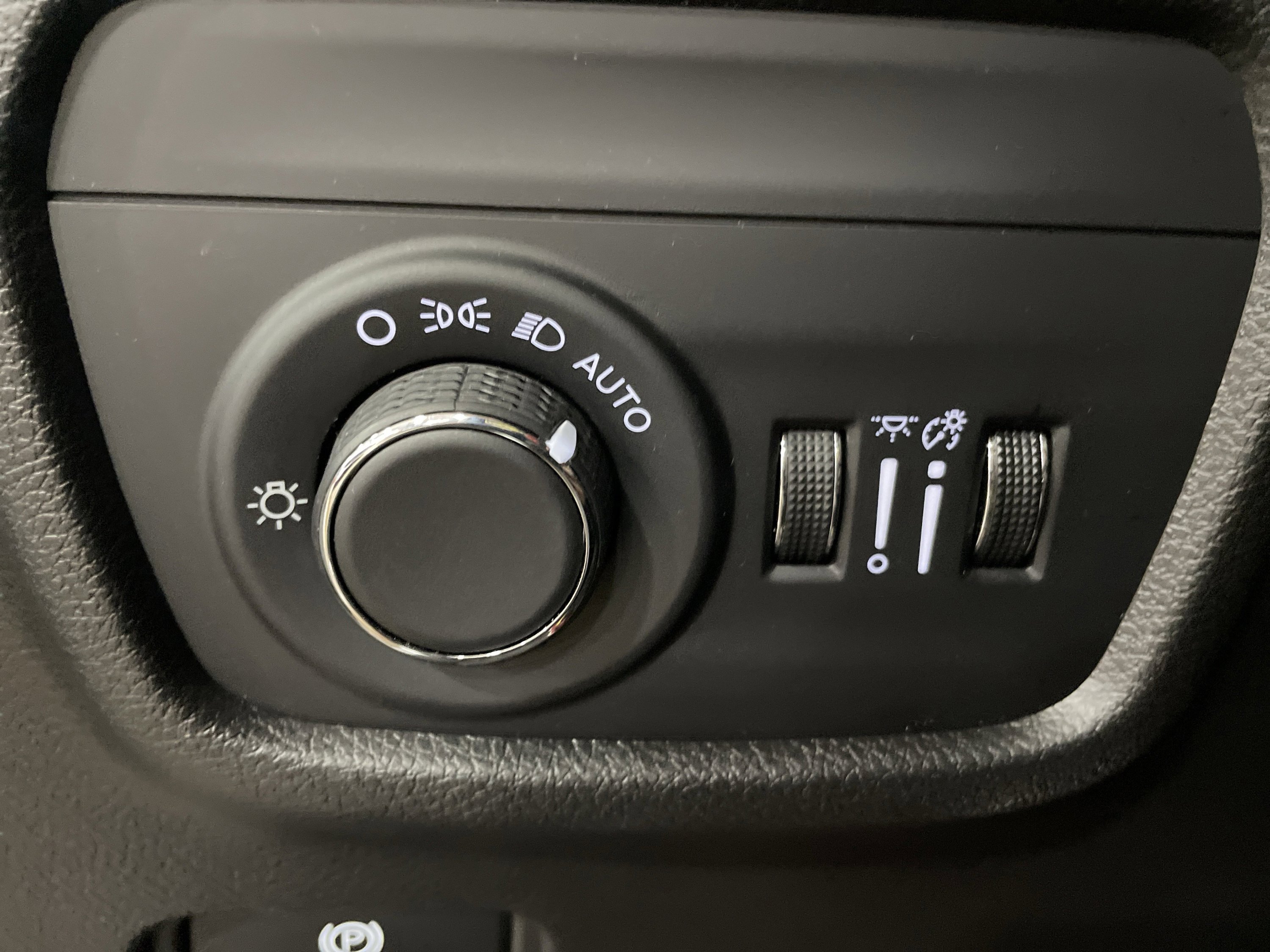 Used 2024 Jeep Grand Cherokee Altitude image 16