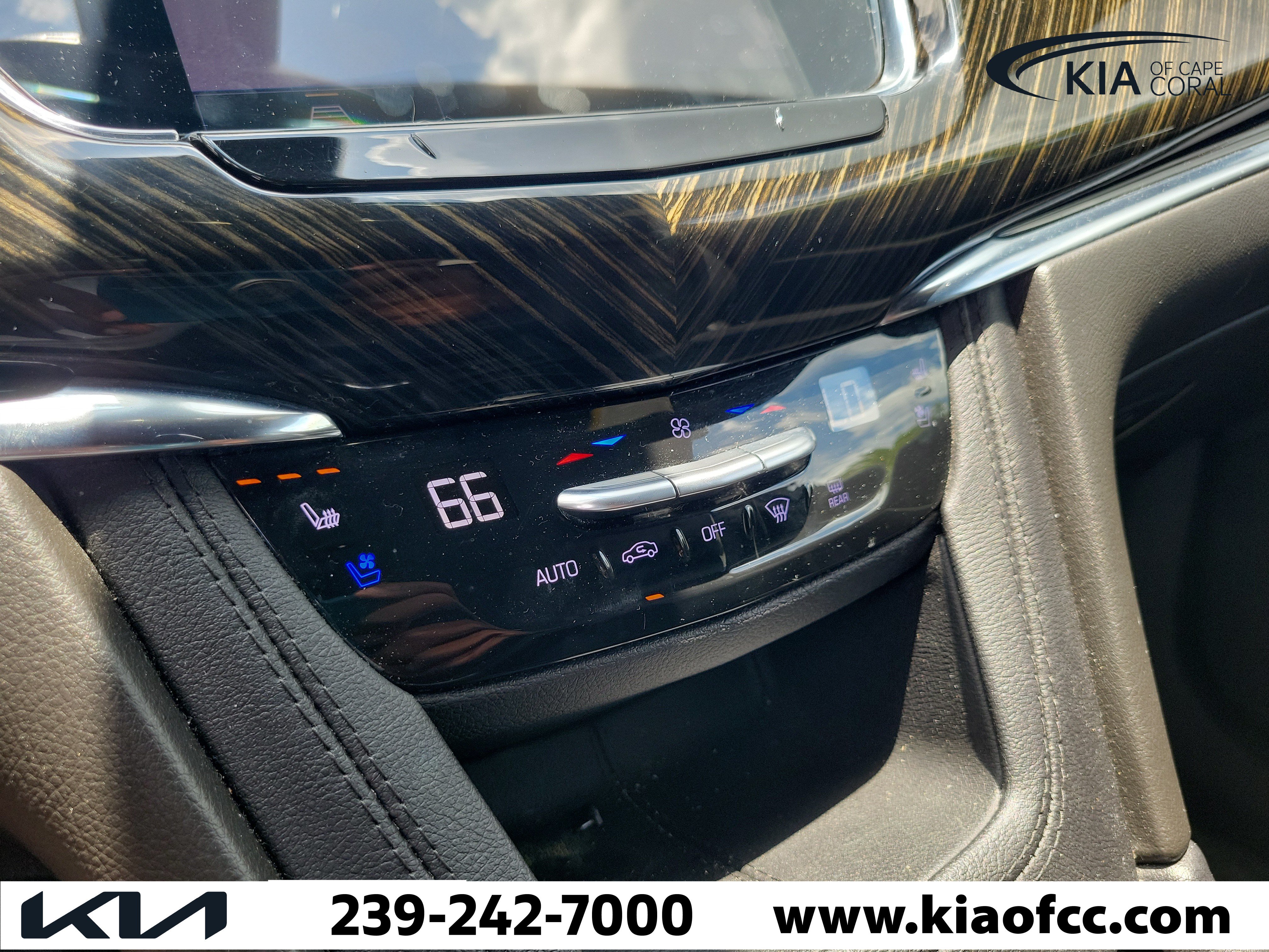 Used 2023 Cadillac XT6 Premium Luxury AWD/4WD image 31