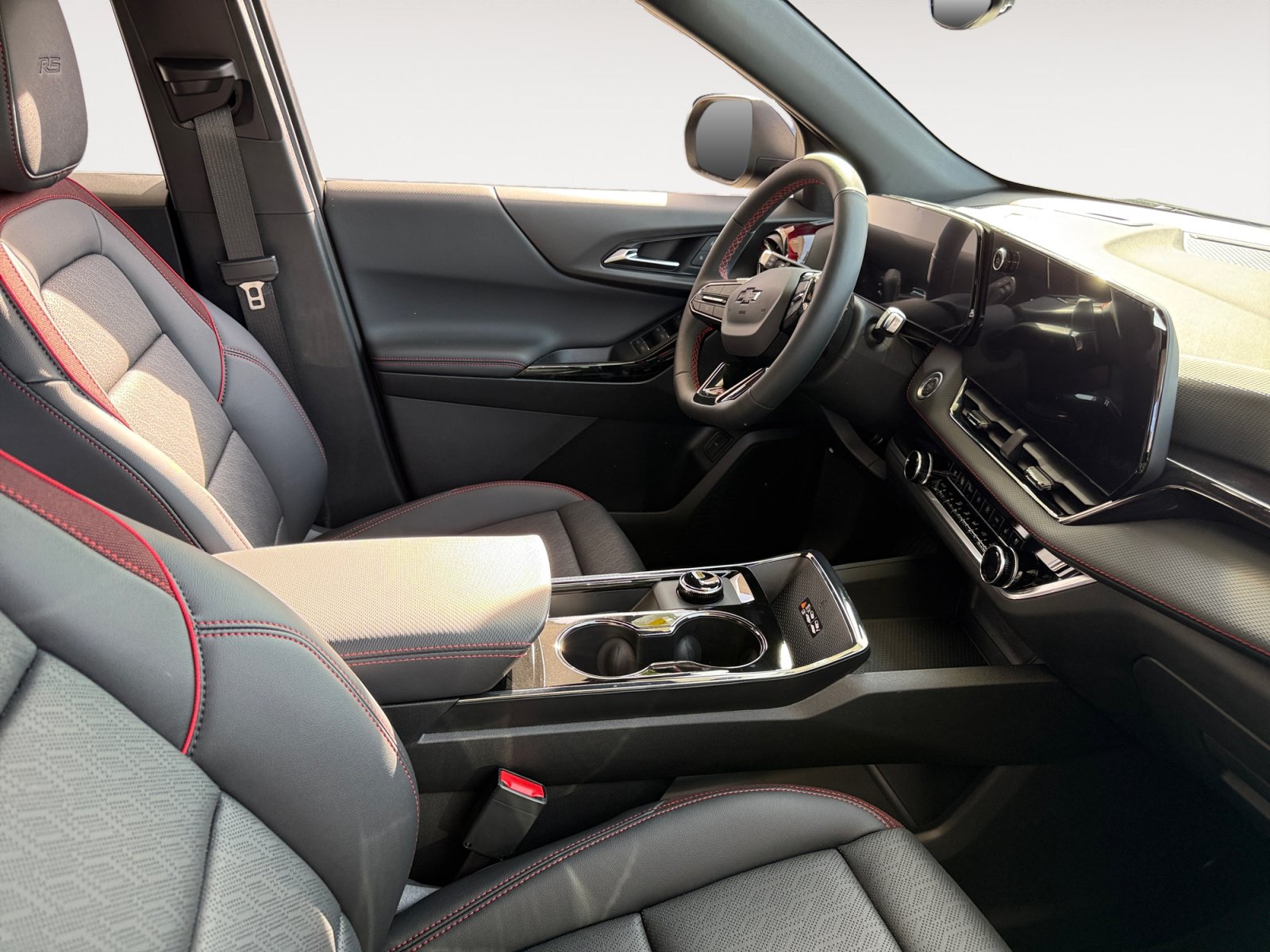 New 2027 Chevrolet Equinox RS w/ Convenience Package III AWD/4WD image 15