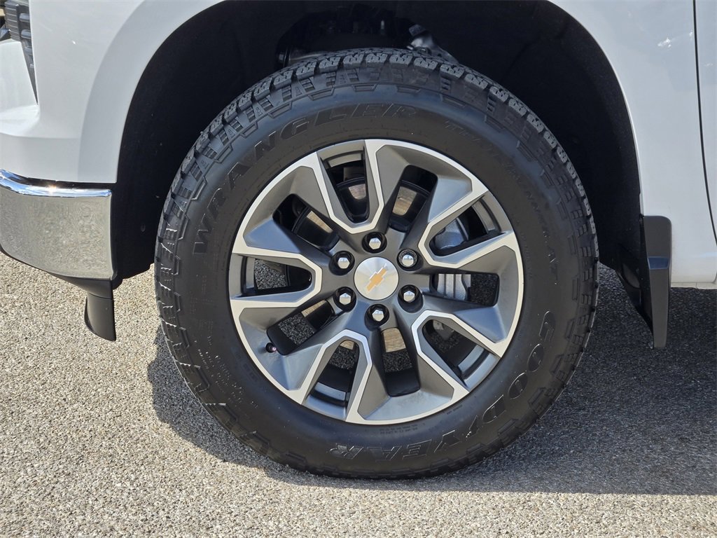 Used 2025 Chevrolet Silverado 1500 LT image 11