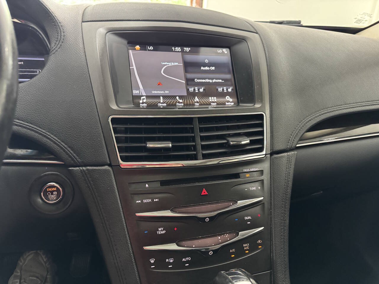 Used 2017 Lincoln MKT FWD image 31