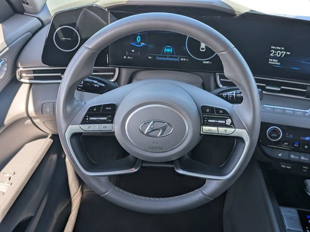 Used 2023 Hyundai Elantra SEL w/ Convenience Package image 18