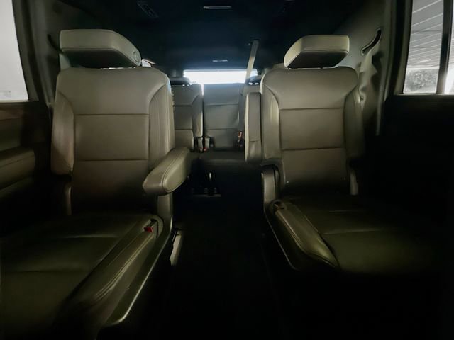 Used 2023 Chevrolet Suburban Z71 w/ Luxury Package image 25