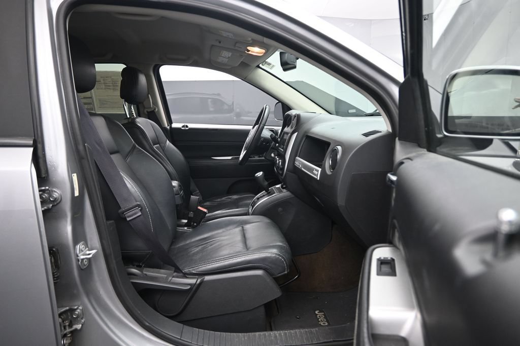 Used 2015 Jeep Compass Limited AWD/4WD image 21