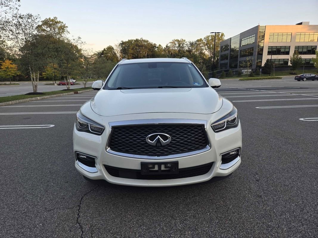 Used 2018 INFINITI QX60 Luxe w/ Premium Plus Package image 2