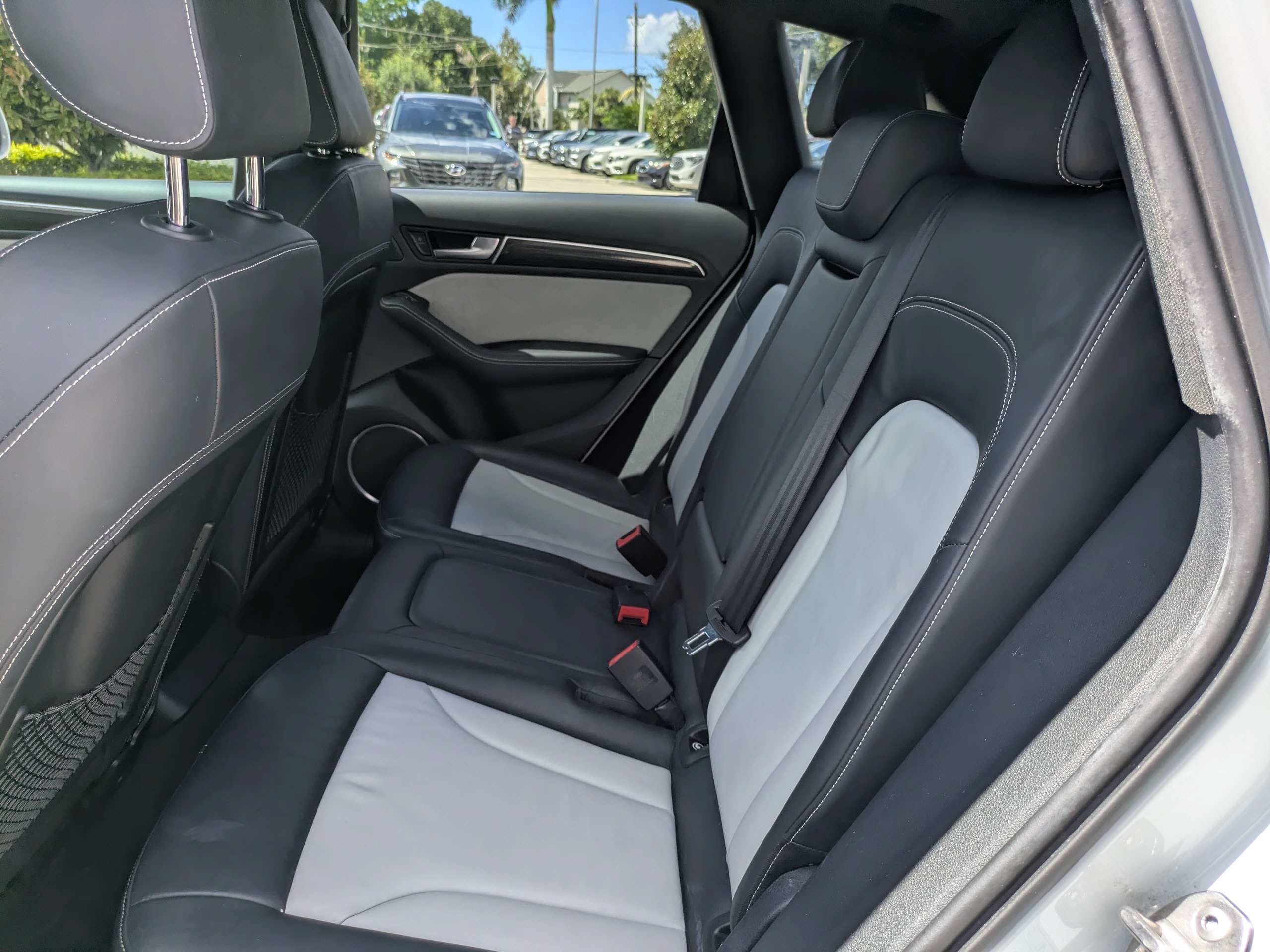 Used 2016 Audi SQ5 Premium Plus w/ Technology Package AWD/4WD image 13