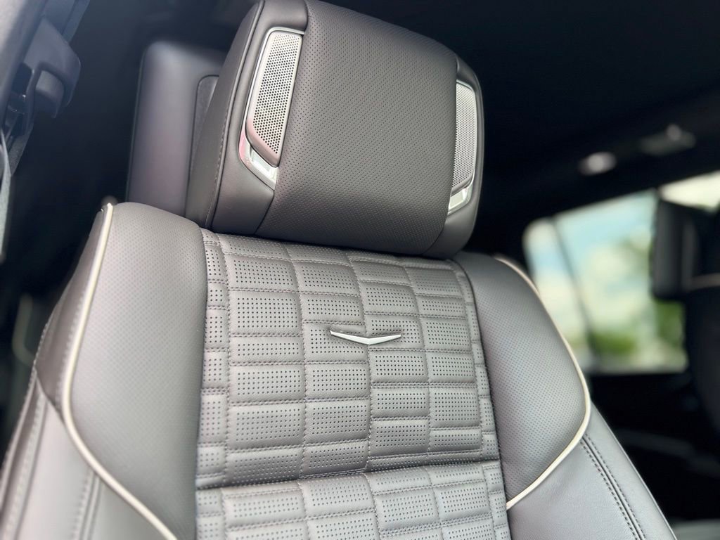 Used 2024 Cadillac Escalade ESV Sport Platinum w/ LPO, ONYX Package image 42