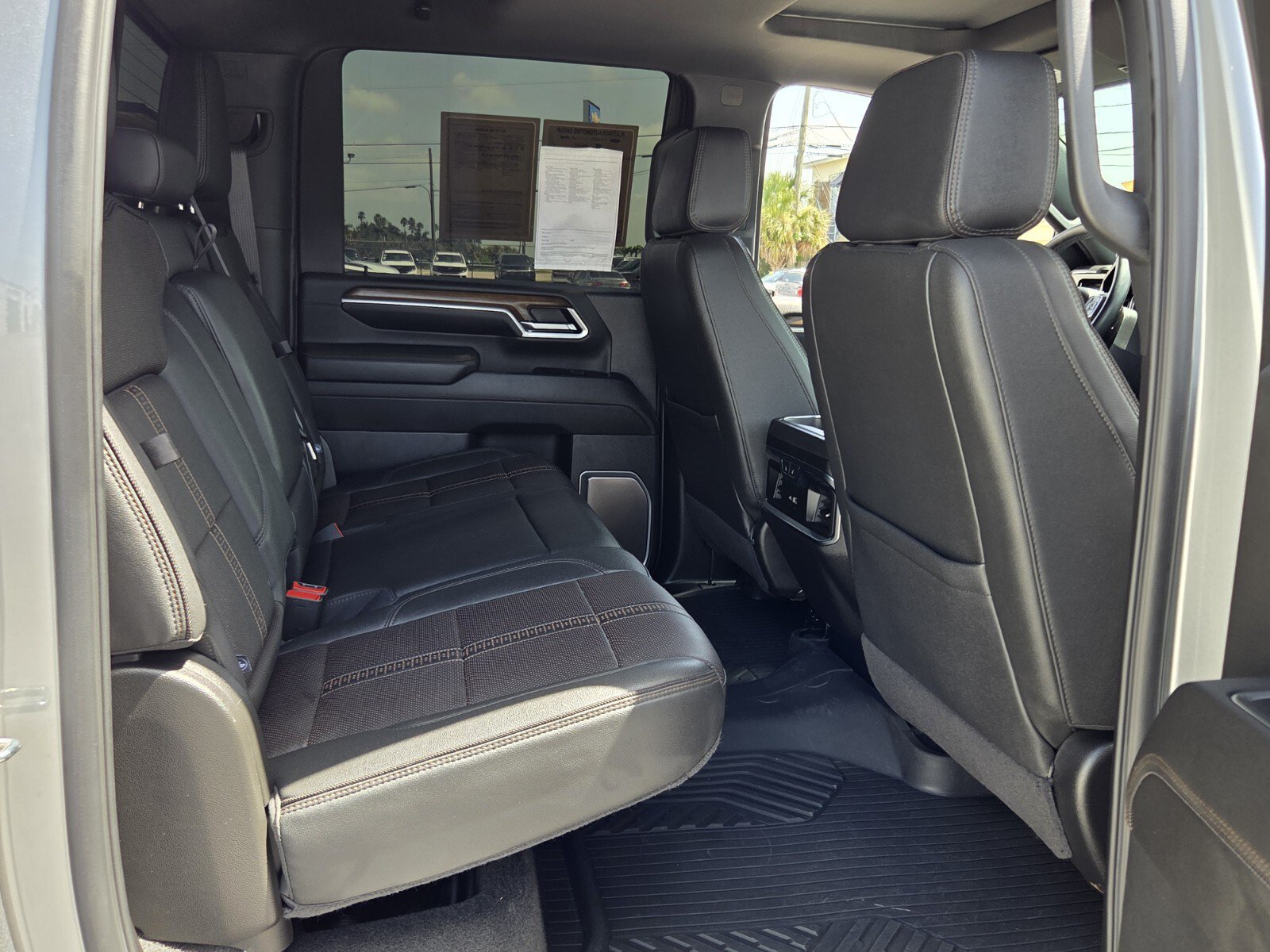 Used 2024 Chevrolet Silverado 2500 High Country w/ Technology Package AWD/4WD image 15