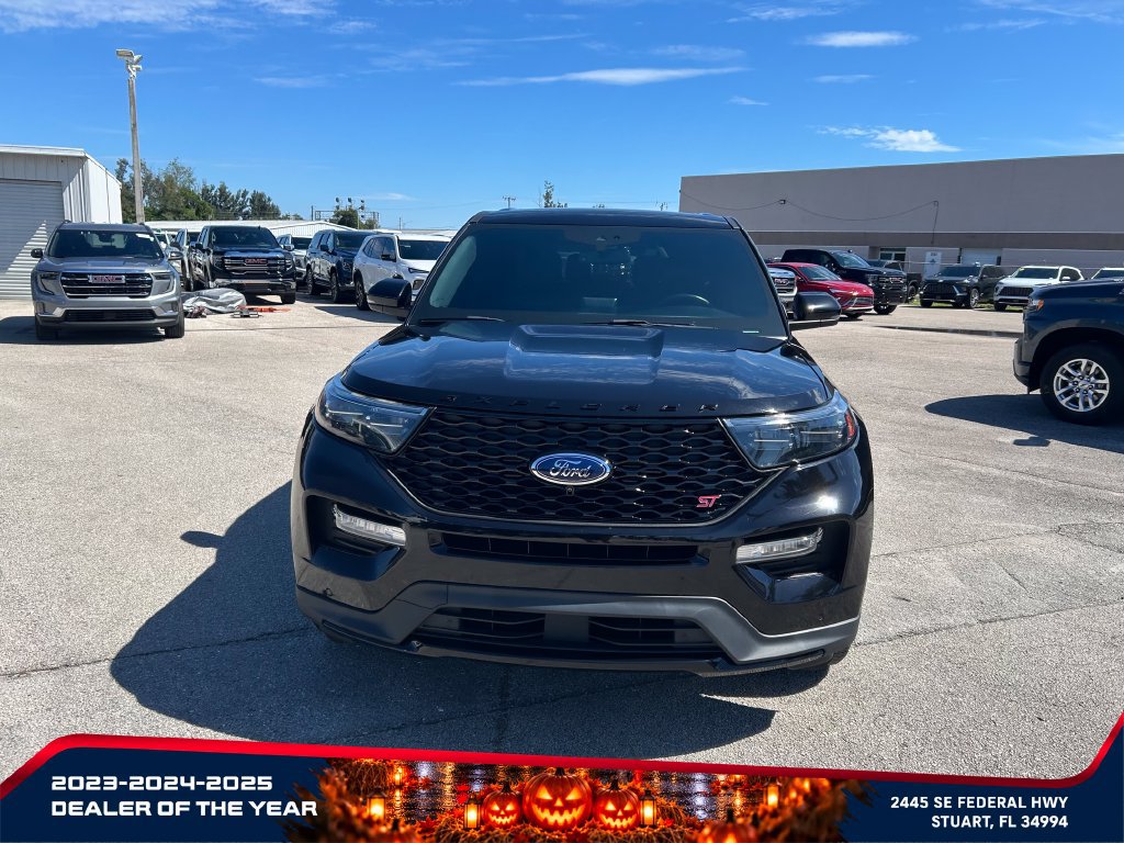 Used 2022 Ford Explorer ST w/ Equipment Group 401A AWD/4WD image 2