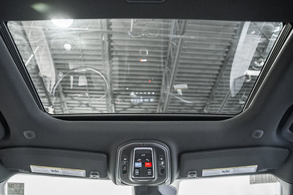 New 2025 Jeep Grand Cherokee Altitude image 29