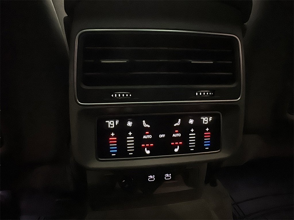 Used 2021 Audi Q7 3.0T Prestige image 16