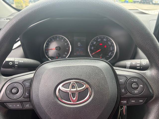 Used 2020 Toyota RAV4 LE w/ Carpet Mat Package AWD/4WD image 13