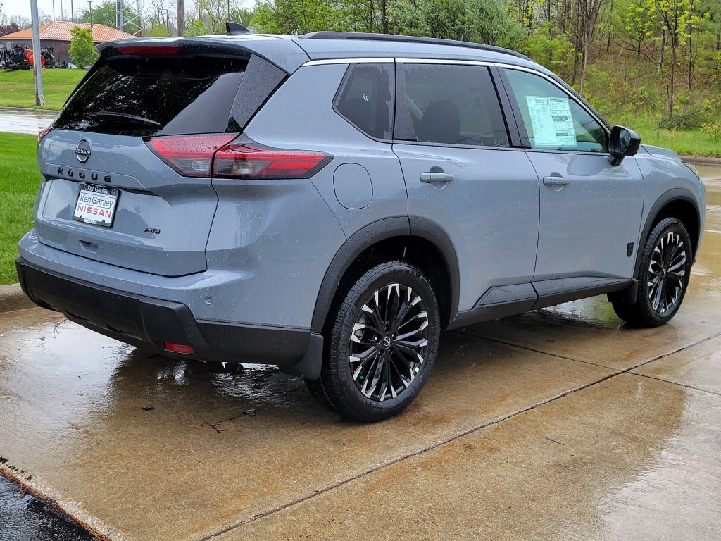 New 2026 Nissan Rogue Dark Armor AWD/4WD image 3