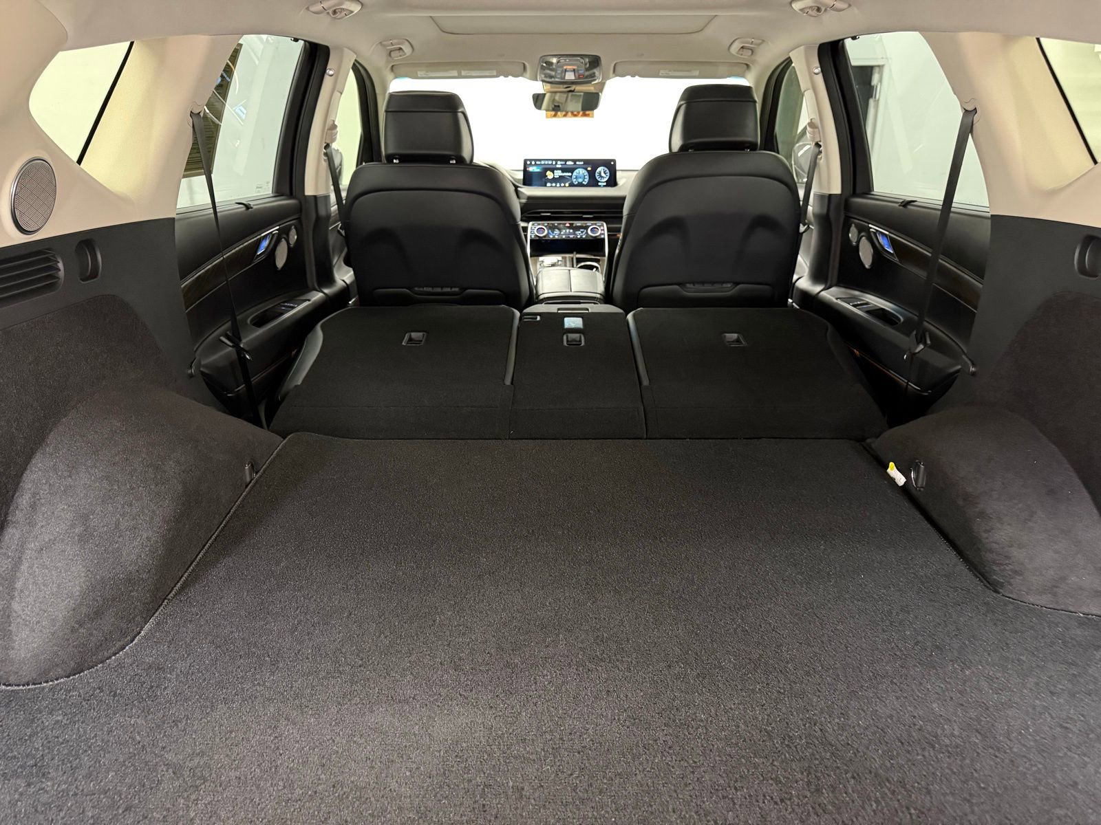 Used 2023 Genesis GV80 2.5T w/ Prestige 20" Package AWD/4WD image 7