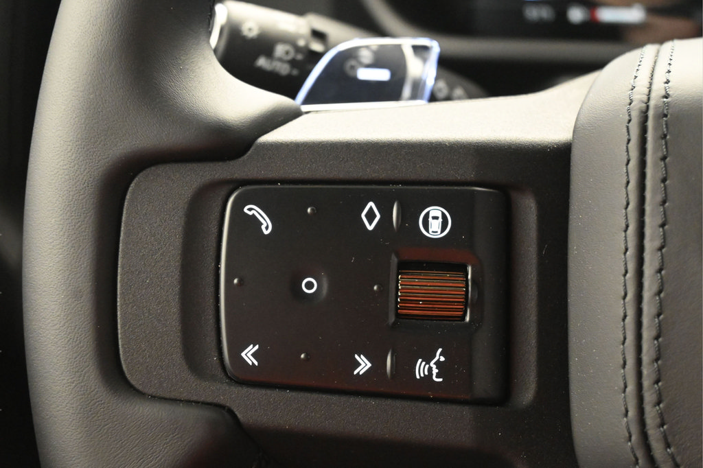 New 2026 Land Rover Defender 110 AWD/4WD image 17