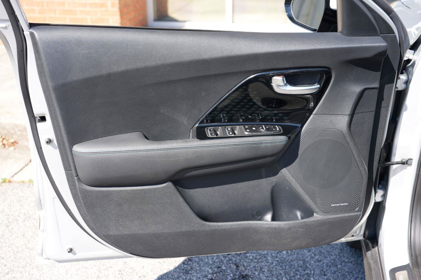 Used 2019 Kia Niro EX Premium FWD image 44
