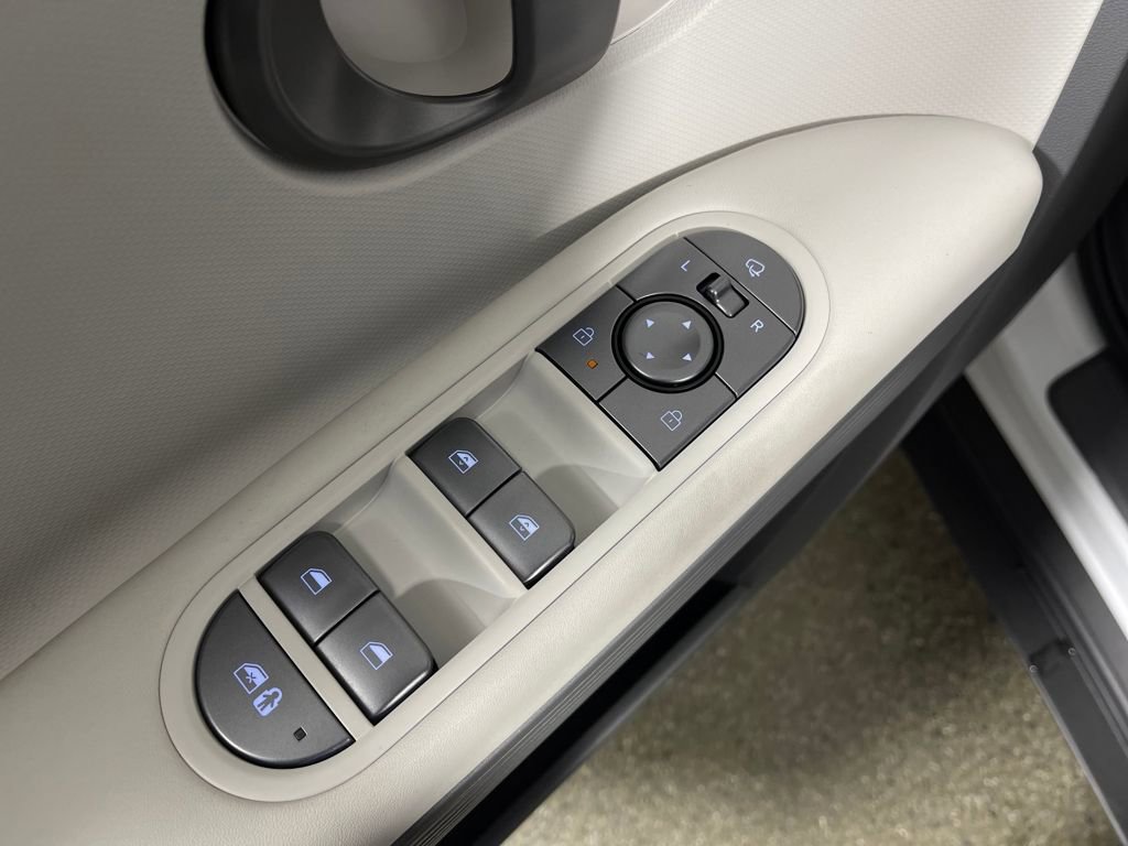 Certified 2025 Hyundai Ioniq 5 SEL image 18