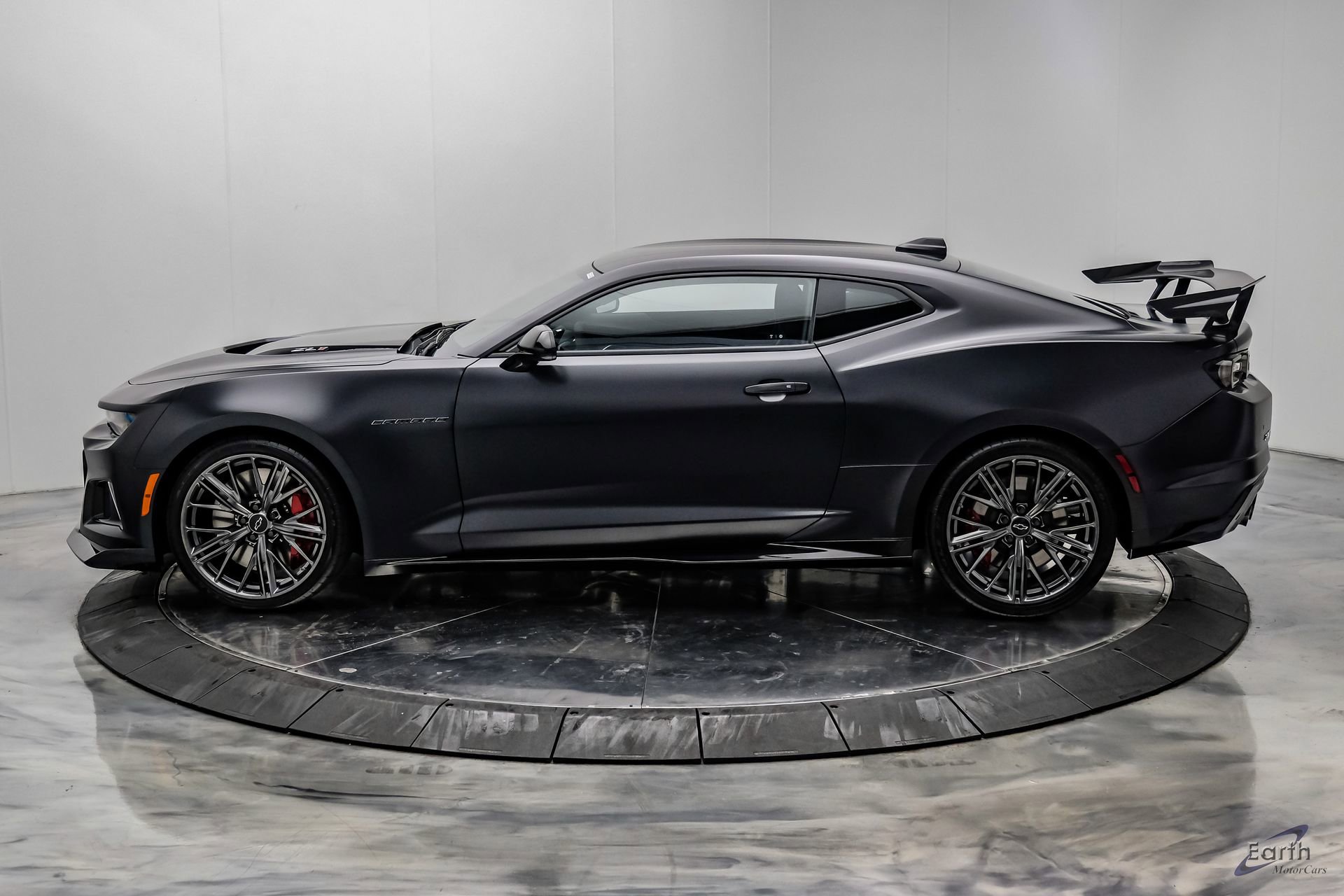 Used 2024 Chevrolet Camaro ZL1 RWD image 9